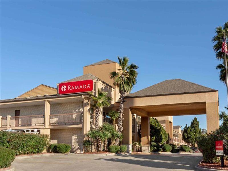 Ramada By Wyndham San Antonio Near Seaworld - Lackland Afb Exterior photo