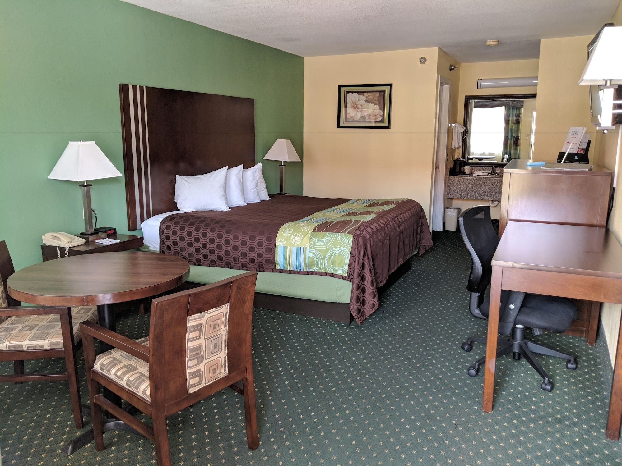 Ramada By Wyndham San Antonio Near Seaworld - Lackland Afb Exterior photo