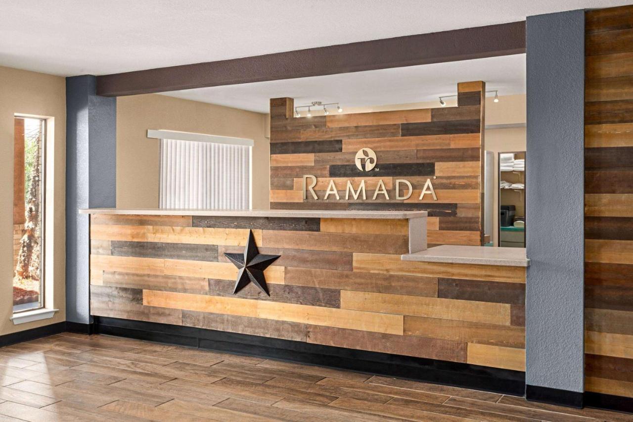 Ramada By Wyndham San Antonio Near Seaworld - Lackland Afb Exterior photo