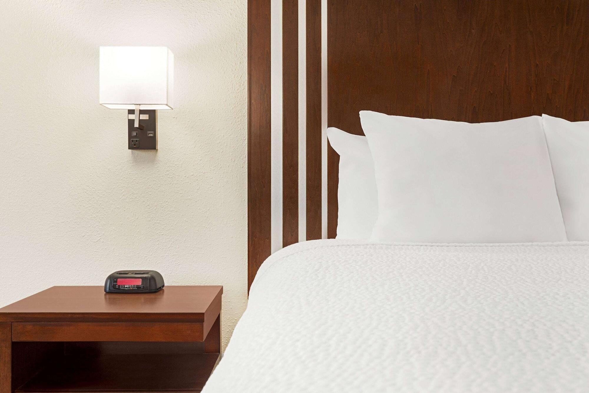 Ramada By Wyndham San Antonio Near Seaworld - Lackland Afb Exterior photo