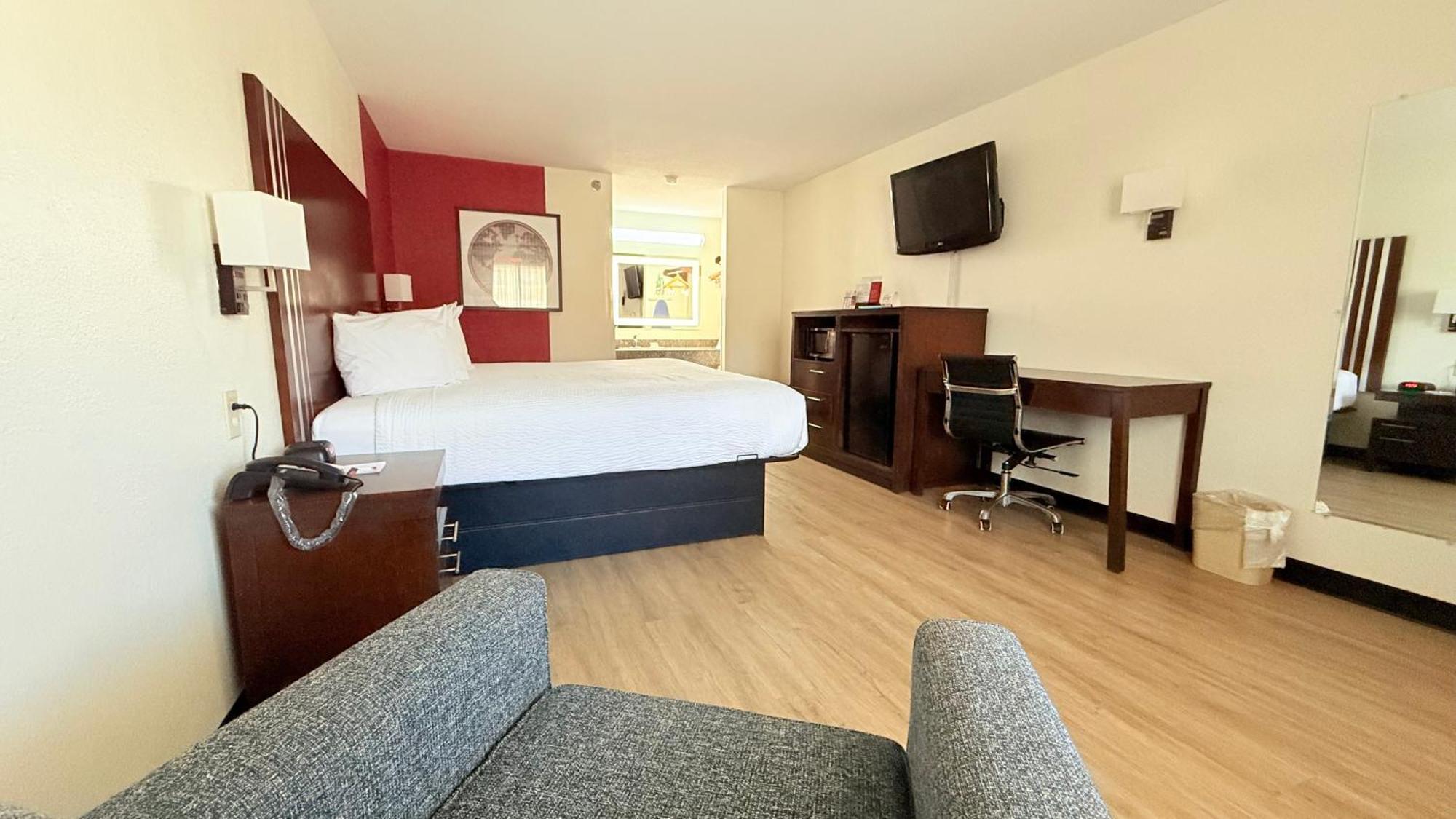 Ramada By Wyndham San Antonio Near Seaworld - Lackland Afb Exterior photo