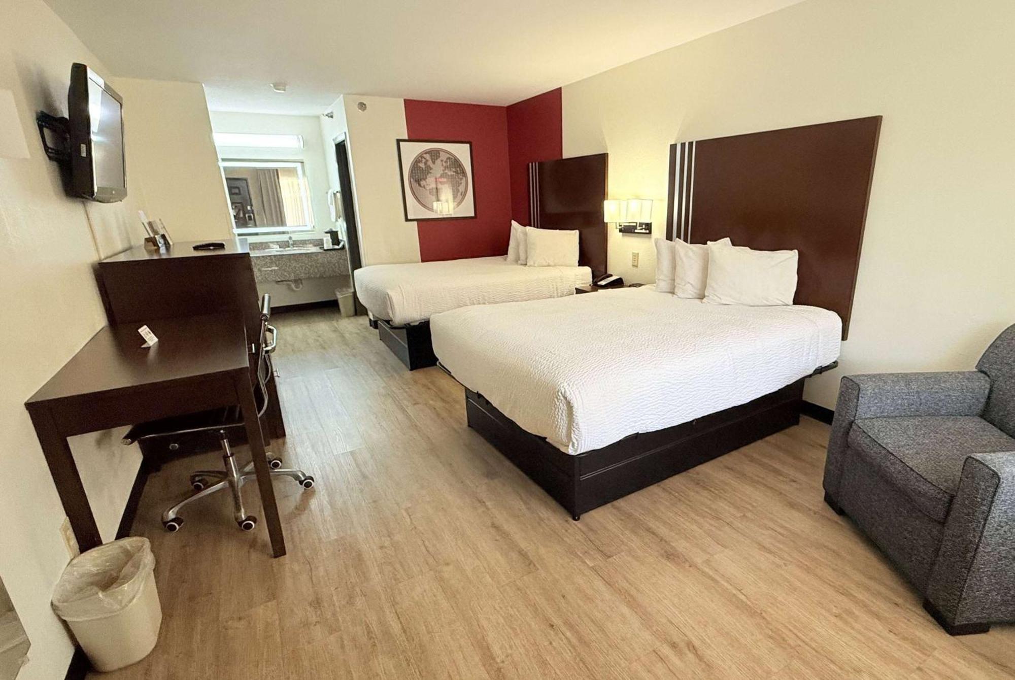 Ramada By Wyndham San Antonio Near Seaworld - Lackland Afb Exterior photo
