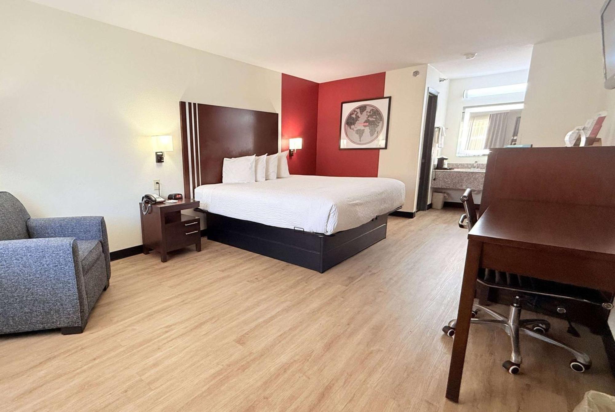 Ramada By Wyndham San Antonio Near Seaworld - Lackland Afb Exterior photo